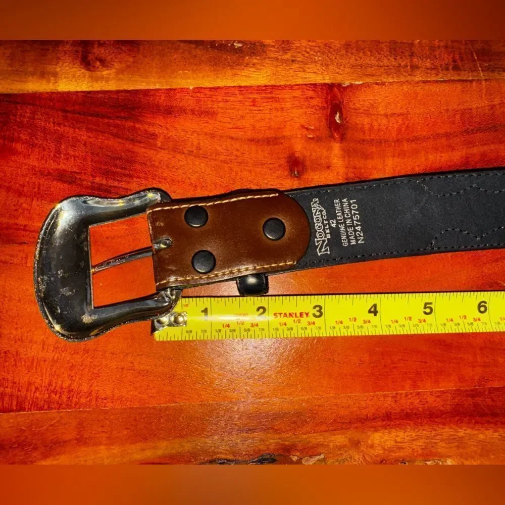 NOCONA MENS FABRIC INLAY AND CONCHOS LEATHER BELT